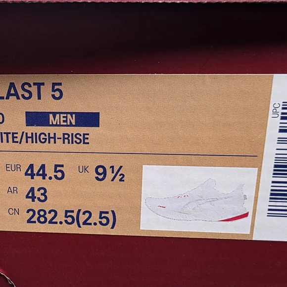 Asics Novablast 5 X BANDIT (Collaboration) LUCENT WHITE